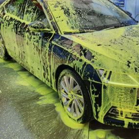 Os melhores shampoos para a limpeza de seu carro.